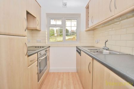 Cedar Court, CM23, Bishops Stortford - Photo 5
