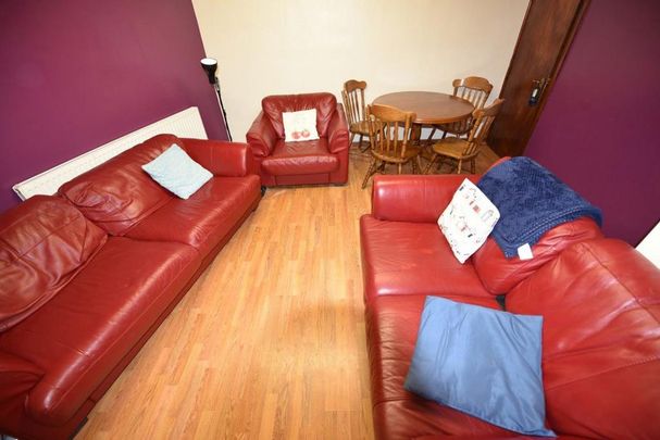 6 bedroom house to rent - Photo 1