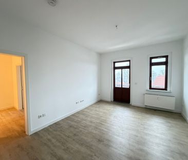 neu sanierte 5- RWE mit Balkon, 2x Bad und Stellplatz in Rauschwalde ! - Photo 2