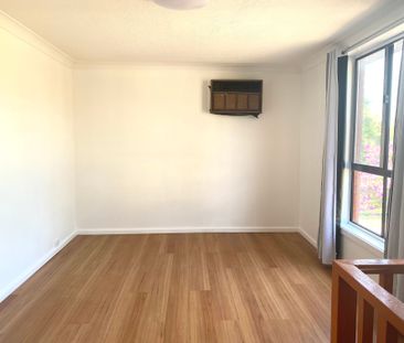 Spacious Family Home in Prime Cabramatta Location! - Photo 3