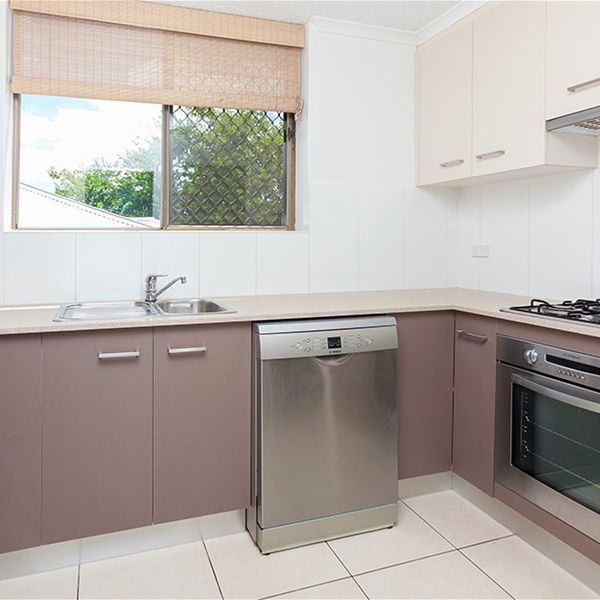 2/10 Butler Street, Ascot QLD 4007 - Apartment For Rent | Domain - Photo 1