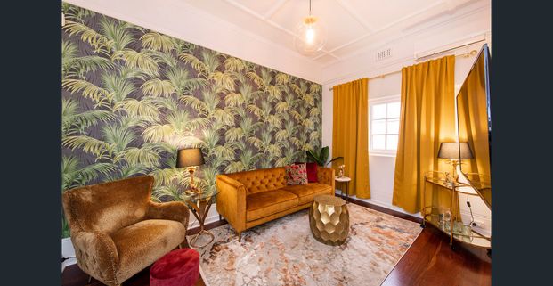 Charming 1-Bedroom Apartment in Heritage-Listed Building - Photo 1