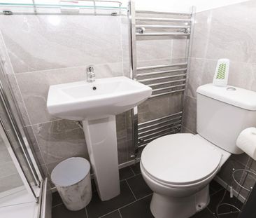 5 bedroom House To Let Total Size: 1098 SQ FT - Photo 4