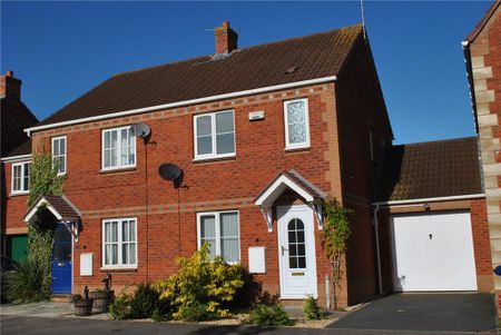 2 bedroom semi-detached house to rent - Photo 3