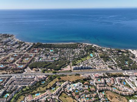 Detached Villa · El Paraiso - Photo 3