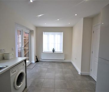 3 Bedroom Semi Detached To Let - Photo 2