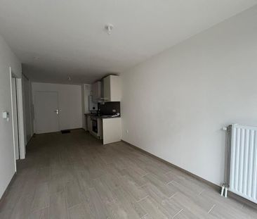 location Appartement T2 DE 38.79m² À DEVILLE LES ROUEN - Photo 3