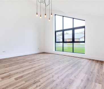 4 bedroom detached house to rent - Photo 3
