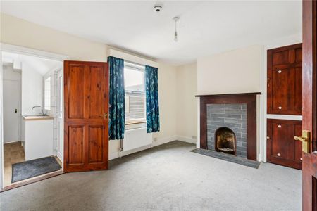 3 bedroom semi-detached house to rent - Photo 2