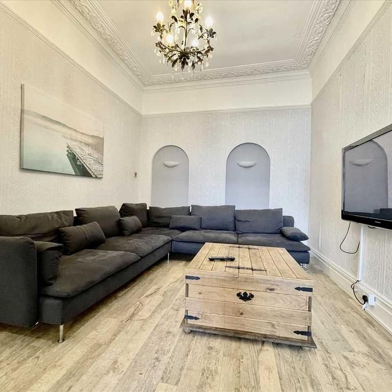9 bedroom house share to rent - Photo 1