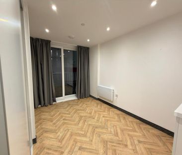 Studio to rent - Photo 6