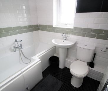 4 bedroom private hall to rent - Photo 6