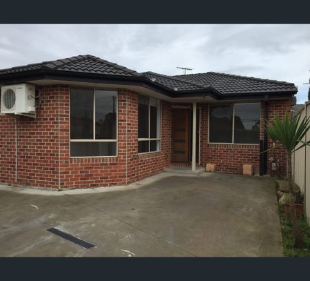 16A Gillingham Crescent, Craigieburn, Vic 3064 - Photo 2