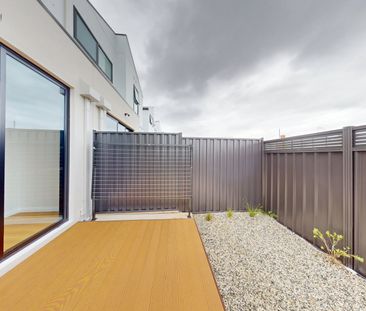 Where Light, Luxury and Location Unite - Photo 2