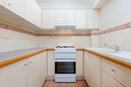 One-Bedroom Apartment - Photo 3