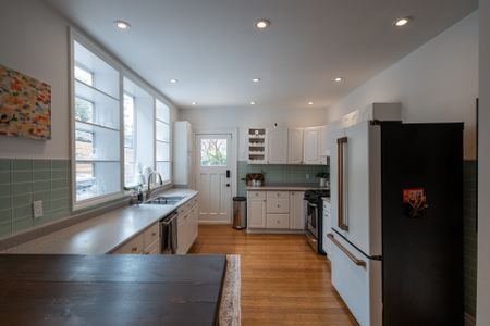 For Lease - 8 Henderson Avenue, Toronto, Ontario - Photo 4