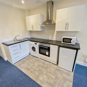 Studio to rent - Photo 2