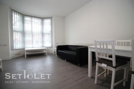 33 Evington Road, Leicester, Leicestershire, LE2 1QG - Photo 5