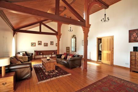 4 bedroom semi-detached house to rent - Photo 2