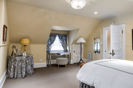 For Lease - 173 Balmoral Avenue, Toronto, Ontario - Photo 2