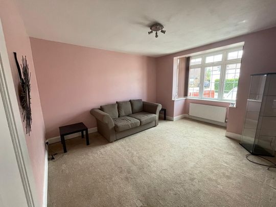 3 bed Semi-detached in West street , Carshalton, SM5 2NR - Photo 1