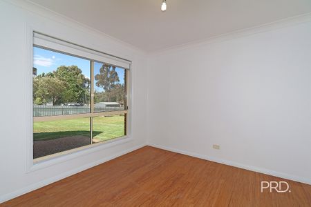 12 Canola Place, Estella NSW 2650 - Photo 5
