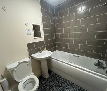 Edith Mills Close, NEATH - Photo 2