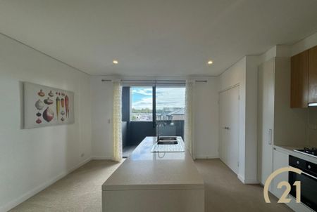 Well Presented&comma; Two Bedroom Unit&excl; - Photo 2
