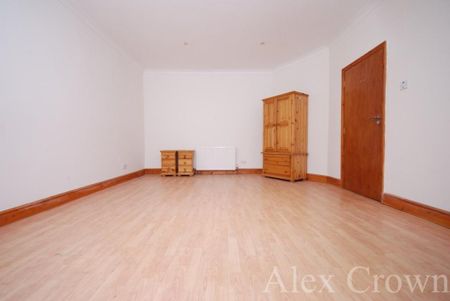 4 bedroom semi-detached house to rent - Photo 2