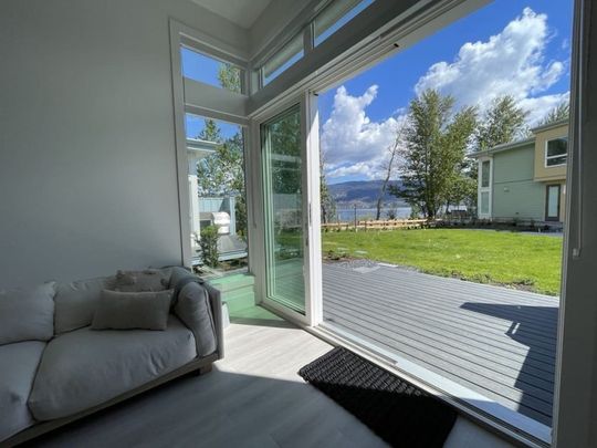 Lake Front Fully Furnished 3 Bedroom Home in Summerland - Photo 1