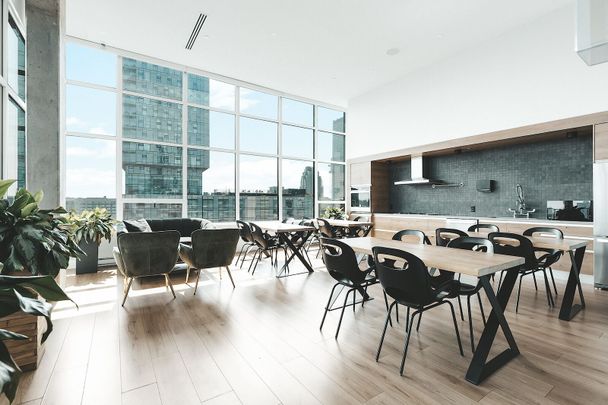 1090 rue de Bleury, Montréal, QC - Photo 1