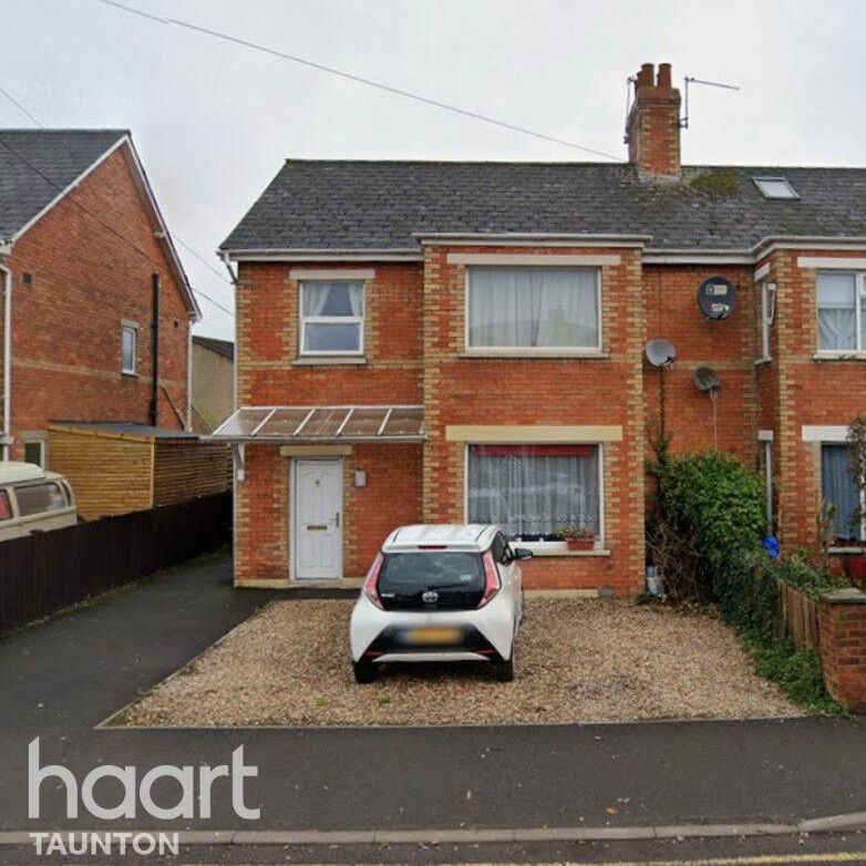 1 bedroom in a house share to rent - Photo 2