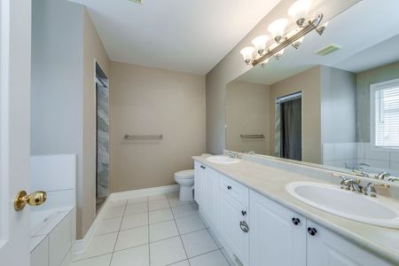 For Lease - 2401 Aztec Gate, Oakville, Ontario - Photo 3