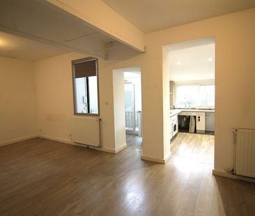 NIMES FACULTES HOCHE Bel appartement de type 3 de 78.54 m2 avec ter... - Photo 2
