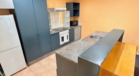 Two bedroom gem in Flat Bush! - Photo 4