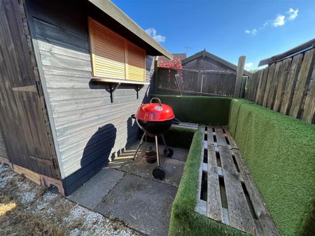 2 bedroom House To Let - Photo 3