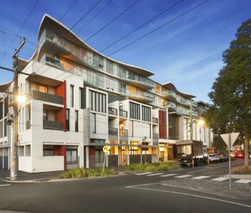 The Allure of Beachside Luxury - Photo 3