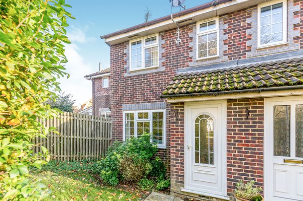 2 bedroom house to rent Akister Close, Buckingham, MK18 - Photo 1