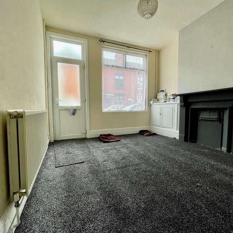 2 bedroom house to rent - Photo 1