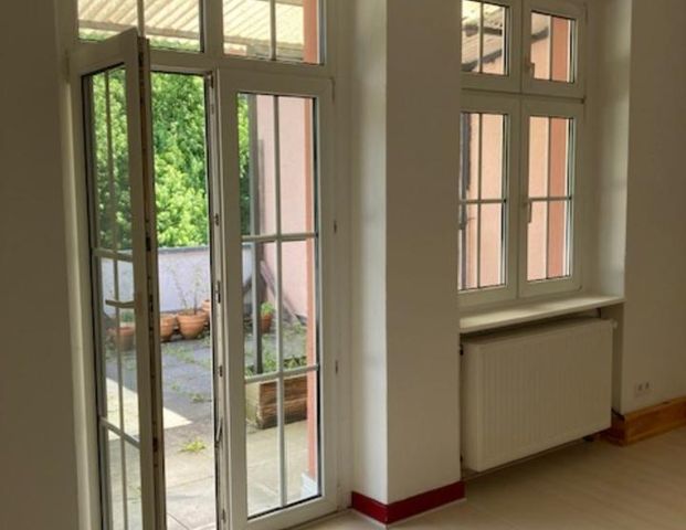 1-2 Zimmer-Wohnung in exponierter Lage mit grosser Terrasse - Photo 1