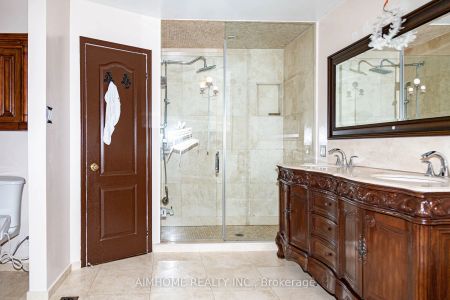 Detached Home For Lease | N9255063 - Photo 3