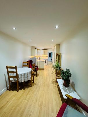2 bedroom flat to rent - Photo 1