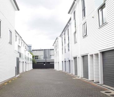 Convenient and low maintenace! - Photo 1