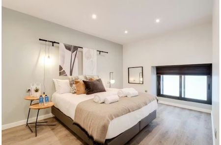 Carrer de Verdi, Barcelona, Catalonia 08012 - Photo 4