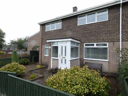 3 bedroom end of terrace house to rent - Photo 2