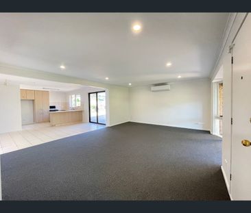 23 Valley Court, Croydon South, Vic 3136 - Photo 4