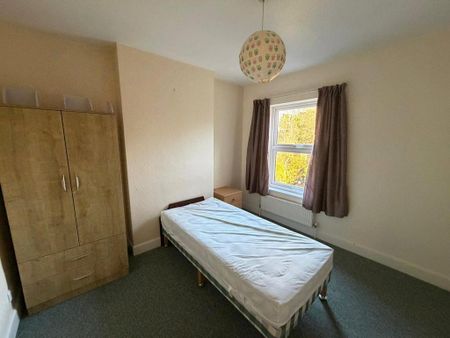 3 bedroom terraced house to rent - Photo 5