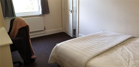 4 bedroom flat to rent - Photo 4