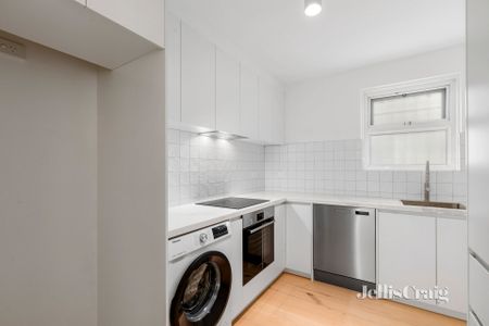2/11A Darling St, South Yarra - Photo 4