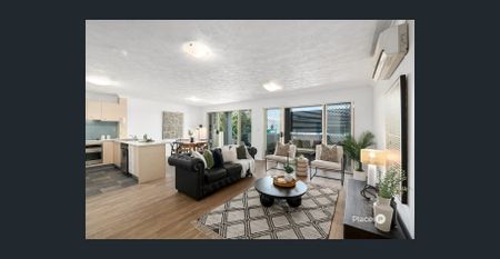 Spacious 2 Bedroom Apartment with Courtyard Moments from Indooroopilly Shopping Centre - Photo 2